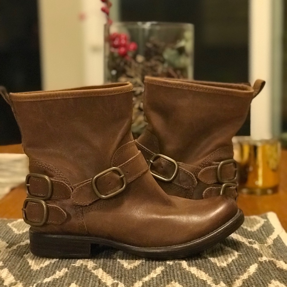 NWOT All Leather Lucky Brand Ankle Boots